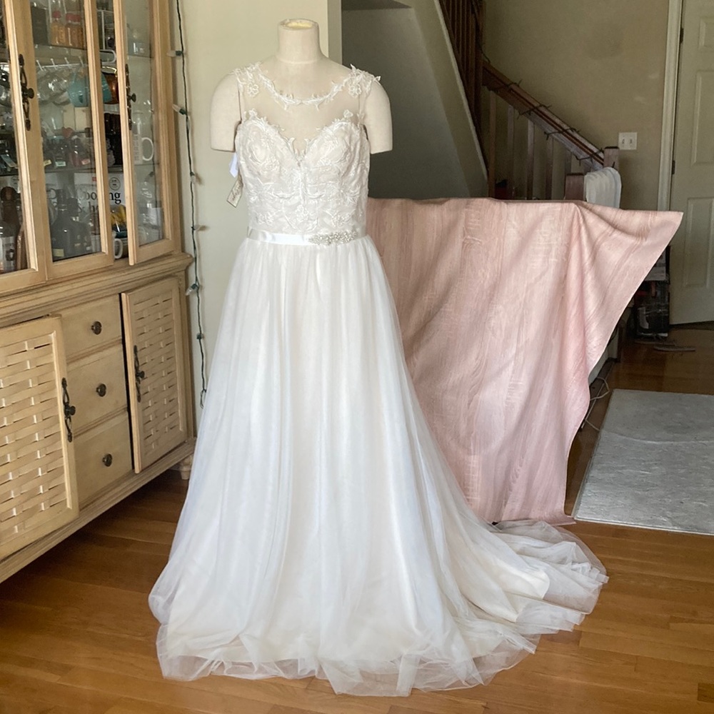 Alfred Angelo style 8561 wedding dress, ivory/champagne, Sz 14